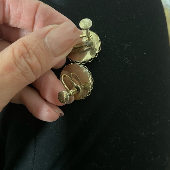 Vintage 1950s screw back Black and Gold Floral Earrings - Picture 2 of 2